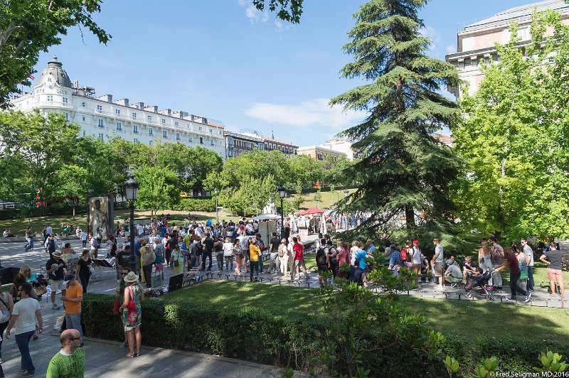 20160606_180505 D4S.jpg - Line to get into El Prado; (free admission Monday night; Ritz Hotel facing